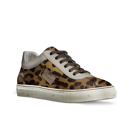 Minimal Low Top Sneakers: Levito