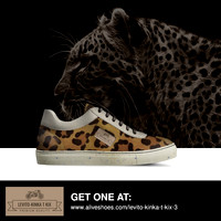 Minimal Low Top Sneakers: Levito