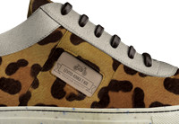 Minimal Low Top Sneakers: Levito