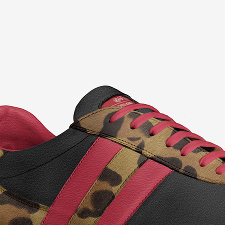 Striped Indoor Soccer Style Shoes: Levito