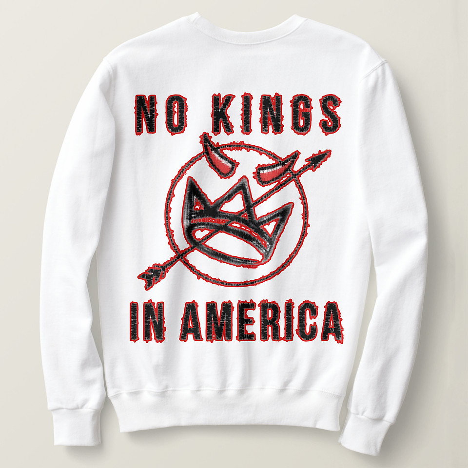 Women's Basic Sweatshirt: No Kings In America