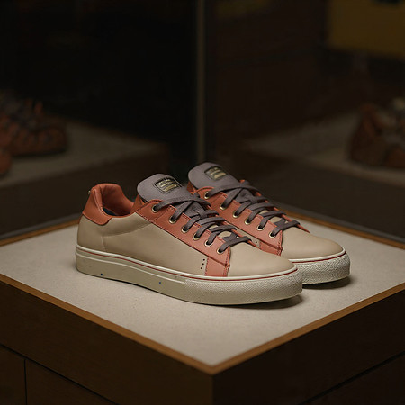 Tennis Low Tops (Tan/Redskin): B3AR