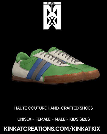 Eurph: 3 Stripes Indoor Soccer Style Shoes