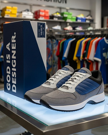 Pantha: Classic Walking Trainers