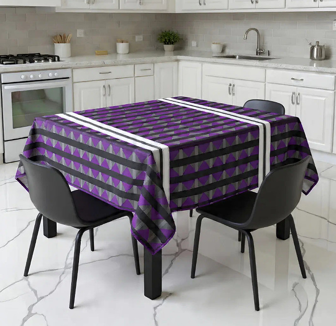 Brigsby: Tablecloth