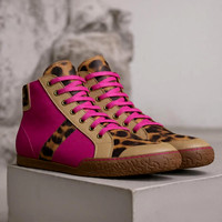 VV2x: Classic Sneaker Boots