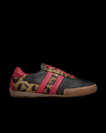 Striped Indoor Soccer Style Shoes: Levito
