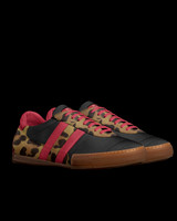 Striped Indoor Soccer Style Shoes: Levito
