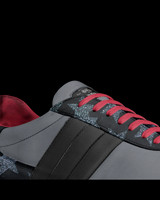 7 Myrman: Striped Indoor Soccer Style Shoes