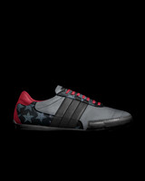 7 Myrman: Striped Indoor Soccer Style Shoes