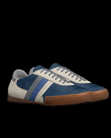 8 Pantha: Striped Indoor Soccer Style Shoes