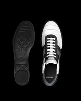 9 R8RZ: Striped Indoor Soccer Style Shoes
