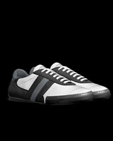 9 R8RZ: Striped Indoor Soccer Style Shoes