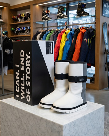 R8RZ: Belted Mid-Boots