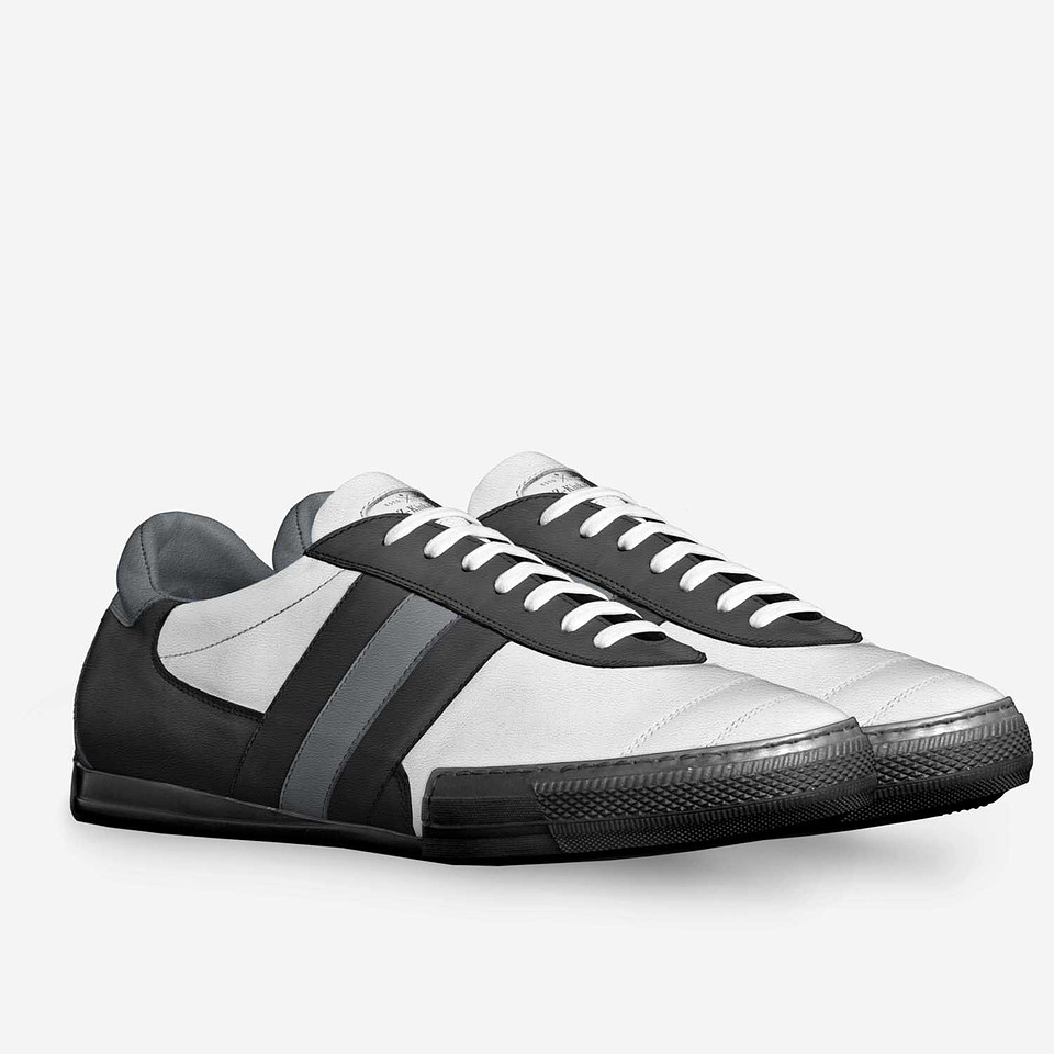 Striped Indoor Soccer Shoes: R8RZ