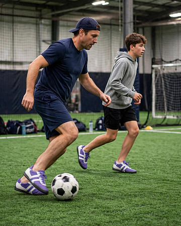 Indoor Soccer Style Striped Shoes: Grapo