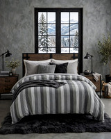 Duvet Cover: Être Modeste (Modest Being)